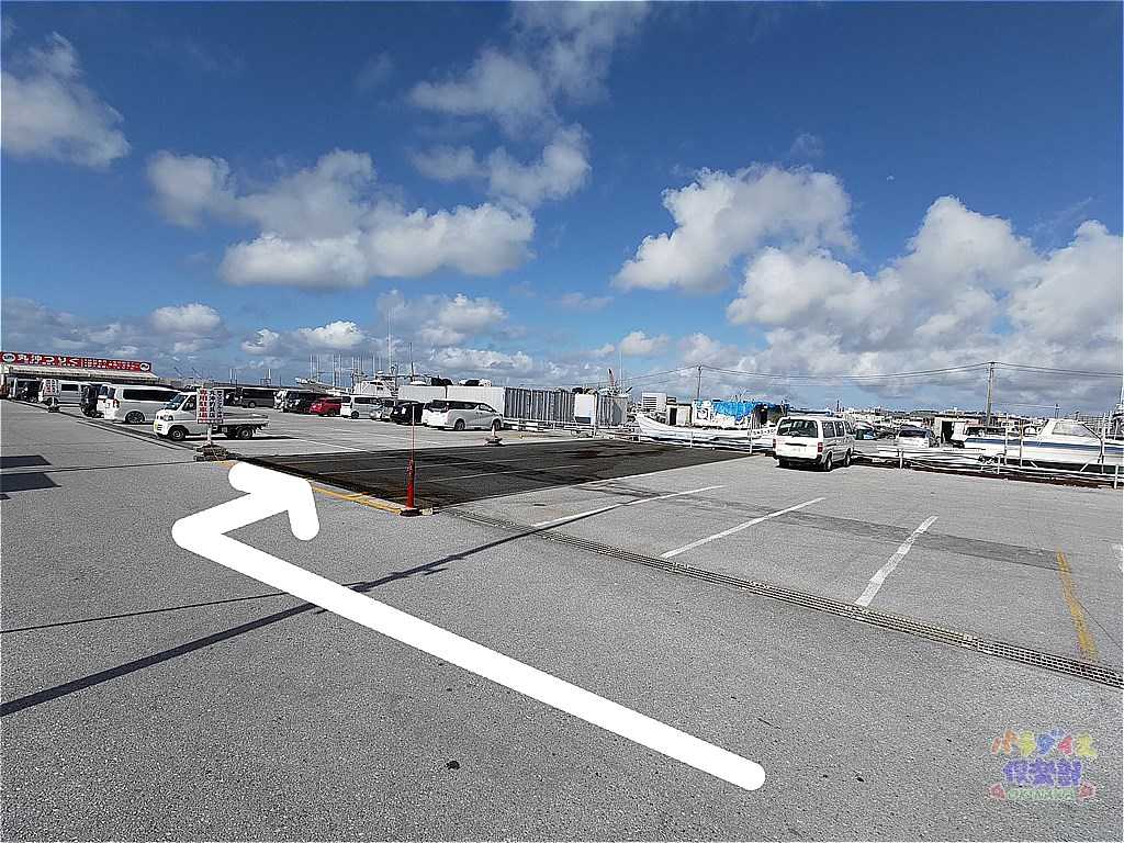 港　駐車場スペース１